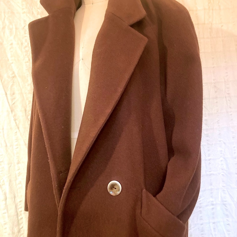 Gorgeous VTG Fall / Winter All Wool Coat made in USA